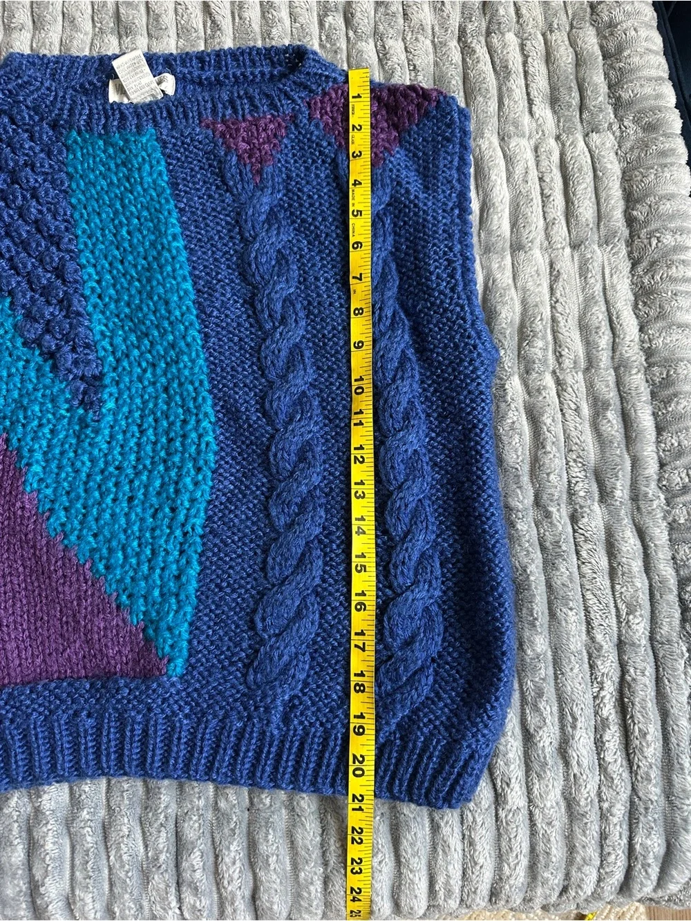 Victoria Jones Woman print cable excellent